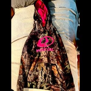 Mossy Oak camo sweater